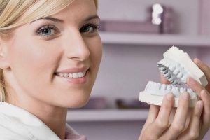 ¿Cómo solicitar una cirugía maxilofacial en Adeslas?